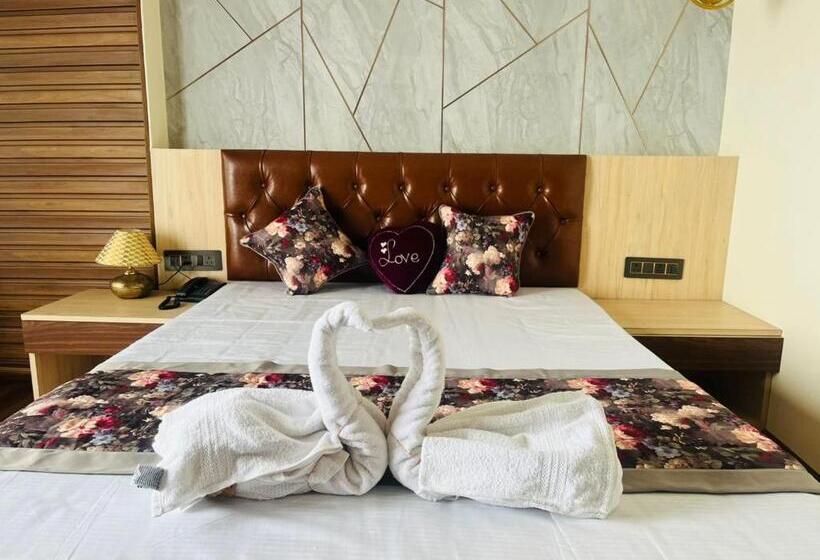 Grg Luxury Broadway Boutique Hotel At Prime Location Mall Road Darjelling Near Mahakaal Temple