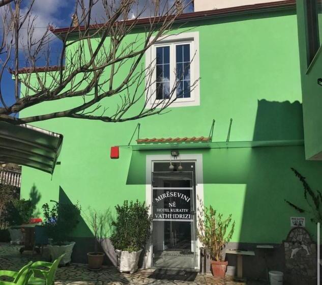 בית מלון כפרי Kurativ Vathi Idrizi