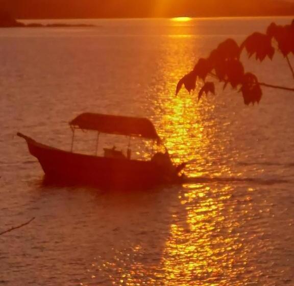 فندق La Perla Negra Pirate Tours