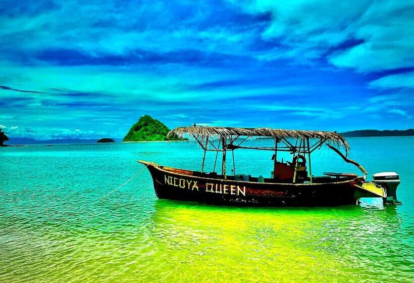 فندق La Perla Negra Pirate Tours