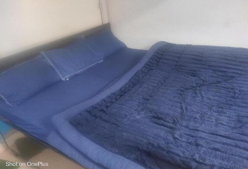 酒店 Parwati Lodge And Restaurant