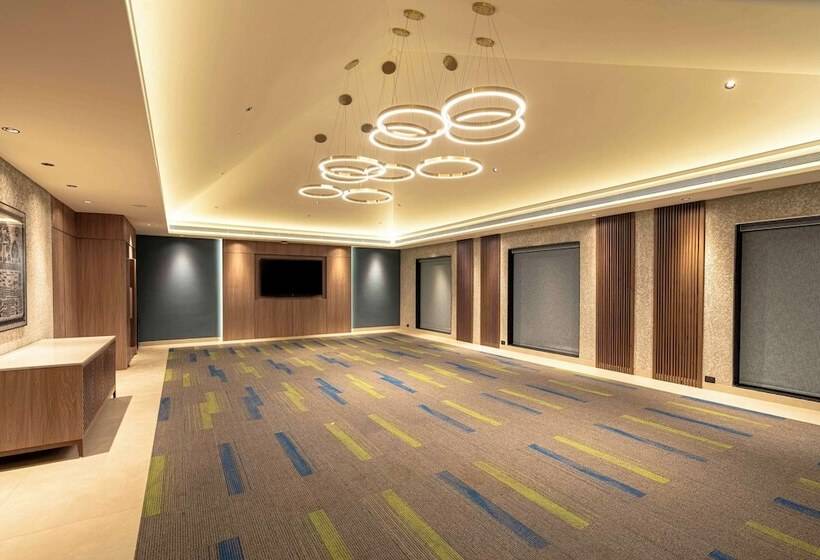 בית מלון כפרי Radisson Resort Hatgad Saputara