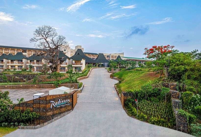 בית מלון כפרי Radisson Resort Hatgad Saputara