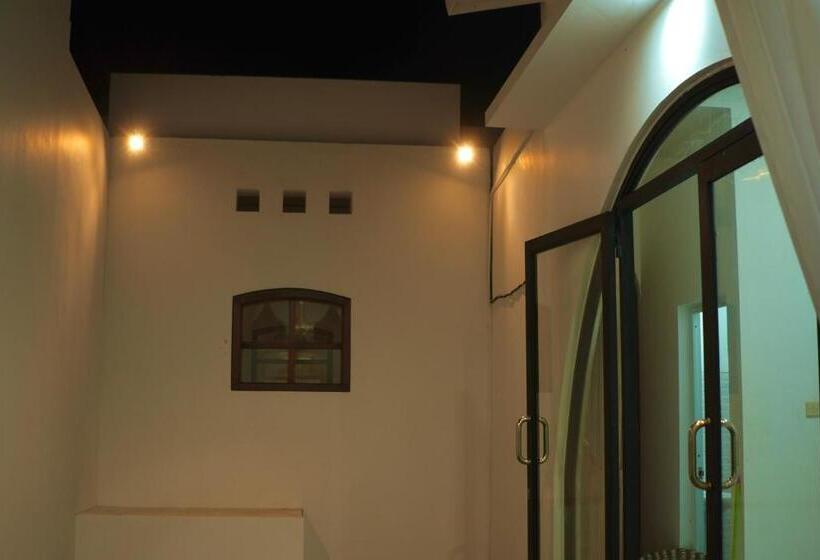 בית מלון כפרי Raja Villa