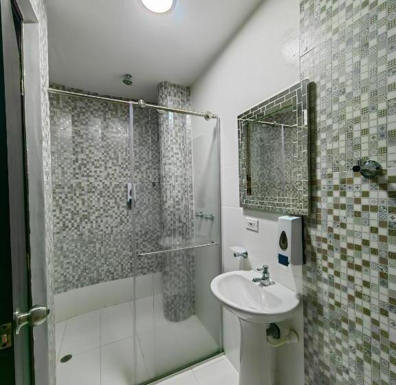 Отель Safaris Versalles