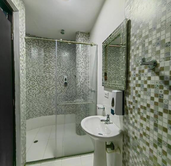 Отель Safaris Versalles