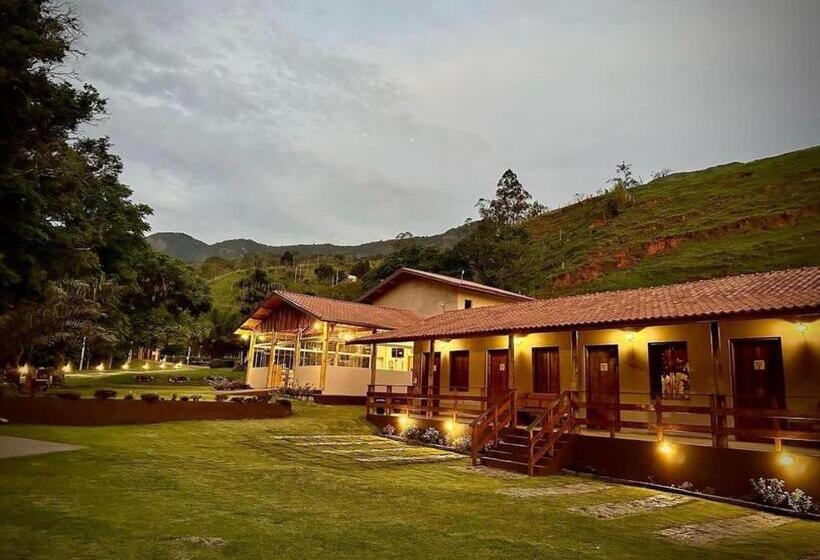 ホテル Sitio Hospedaria Paiol