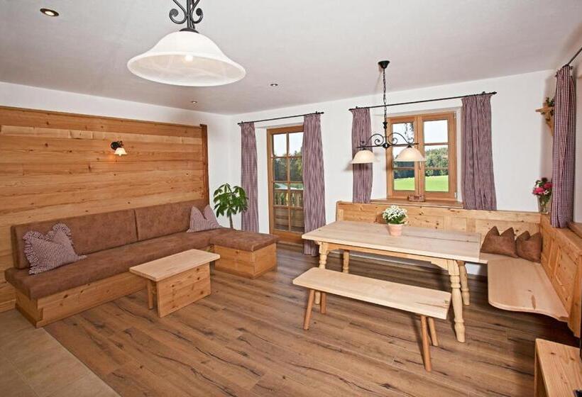 Отель Thaurerhof Urlaub Auf Dem Bauernhof