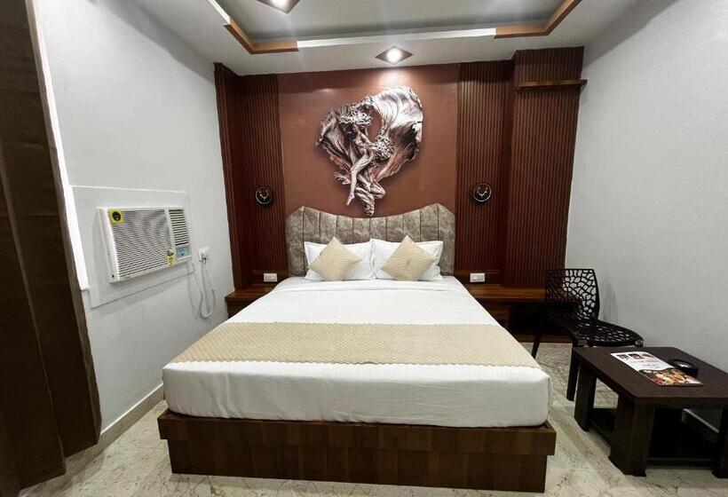 Отель The Hills