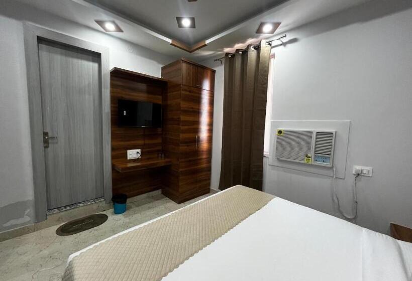 Отель The Hills