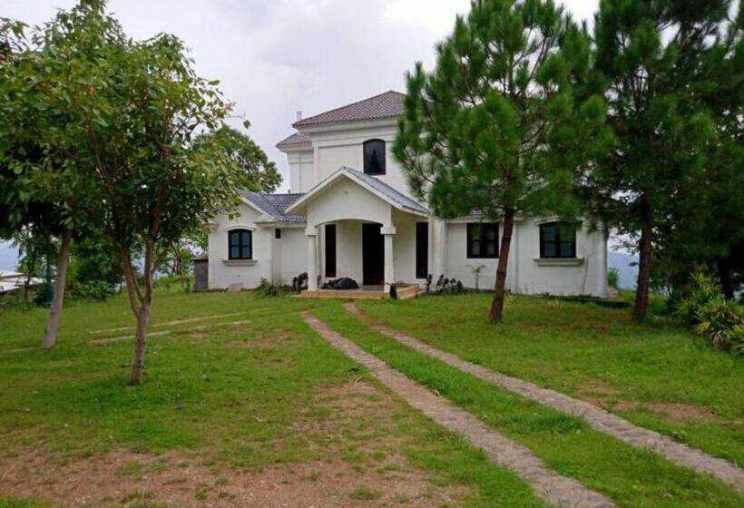 בית מלון כפרי Van The Retreat