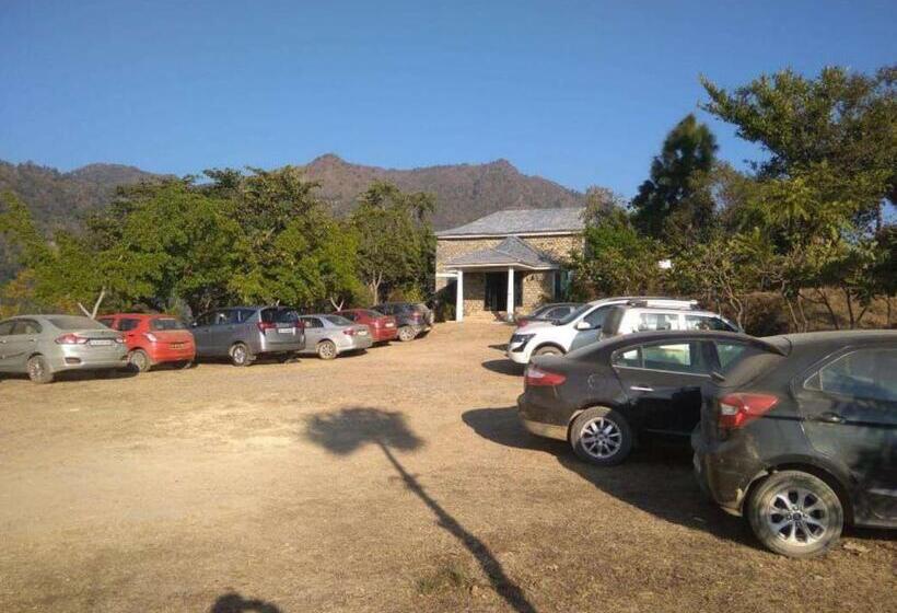 בית מלון כפרי Van The Retreat