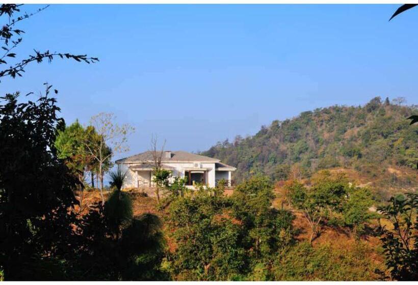 בית מלון כפרי Van The Retreat