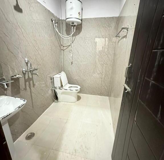 Kedar Wonderland Heli Resort, Phata