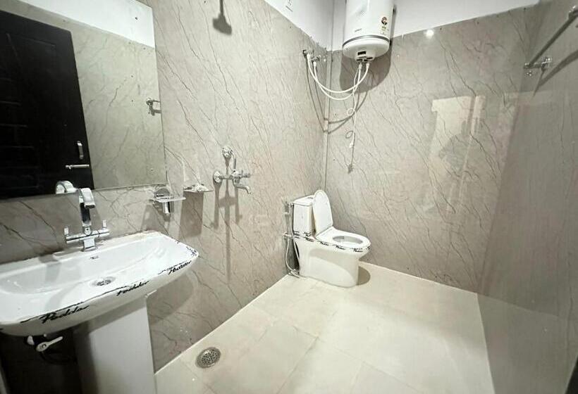 Kedar Wonderland Heli Resort, Phata