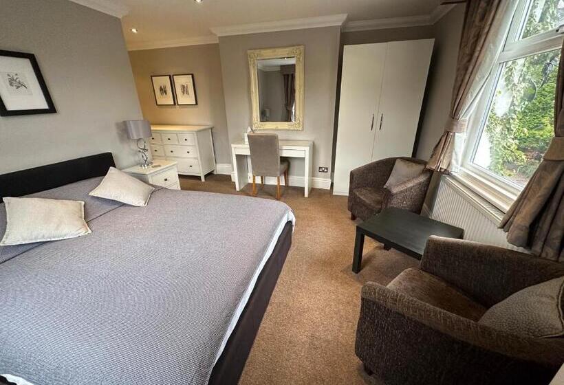 Lennox Lea Studios And Apartments