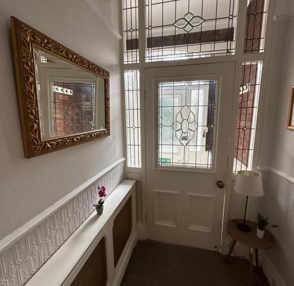 Lennox Lea Studios And Apartments