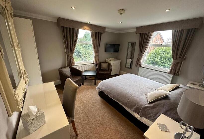 Lennox Lea Studios And Apartments