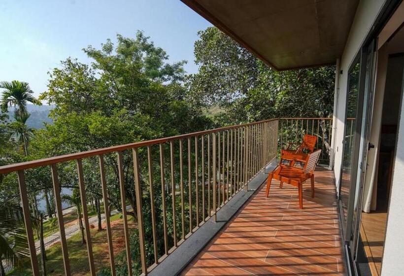 Курорт Sterling Lontano Waterfront Wayanad