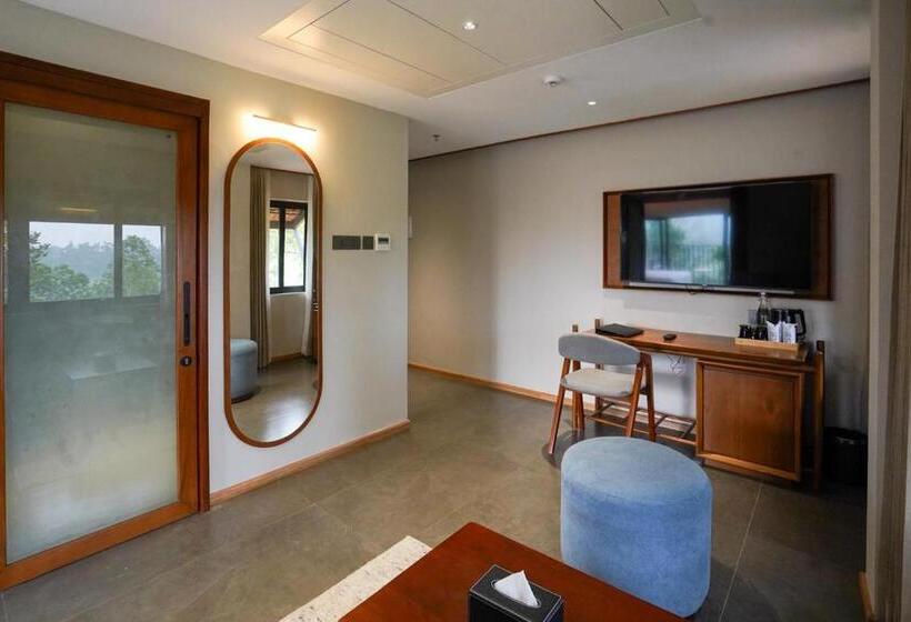 Курорт Sterling Lontano Waterfront Wayanad