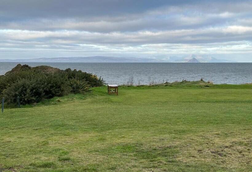 Peel House Bed And Breakfast