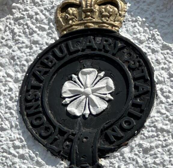 Peel House Bed And Breakfast