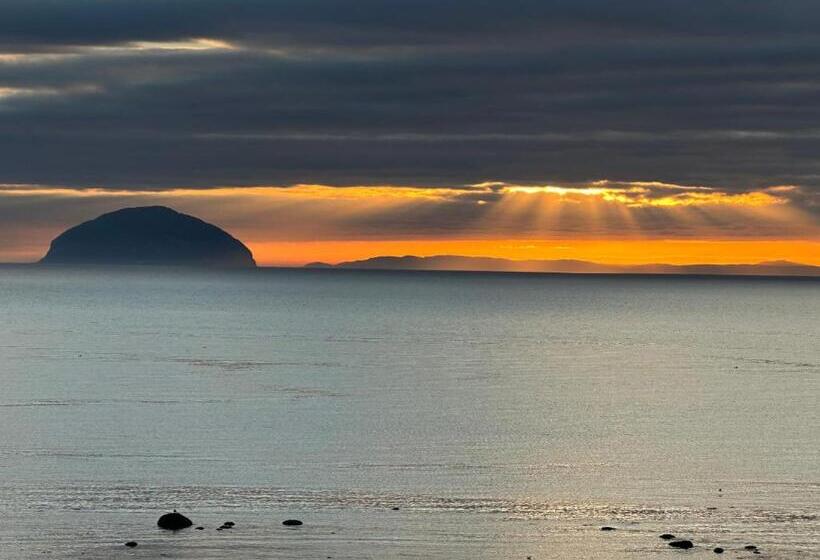 Peel House Bed And Breakfast