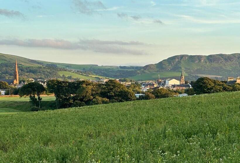 Peel House Bed And Breakfast