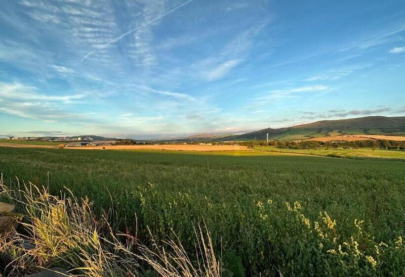 Peel House Bed And Breakfast