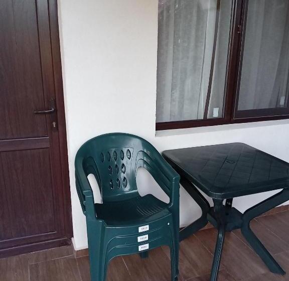 膳宿费 поповата къща