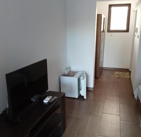 膳宿费 поповата къща