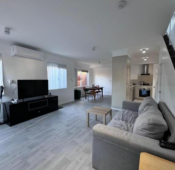 بنسيون 43 Drew Road Ardross