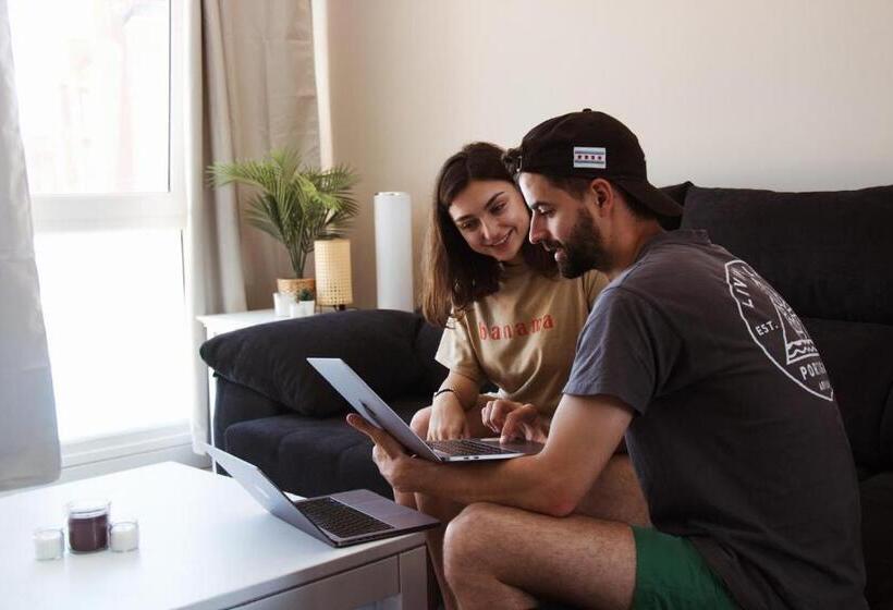 ペンション Casa Roja   Rooms For Workations By Banama Coliving