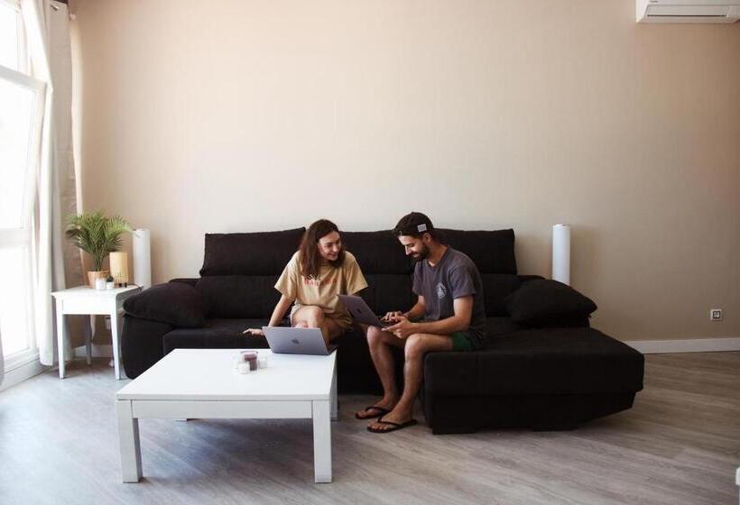 ペンション Casa Roja   Rooms For Workations By Banama Coliving