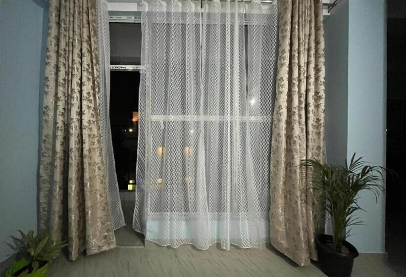 פנסיון Beltola Serenity Homestay