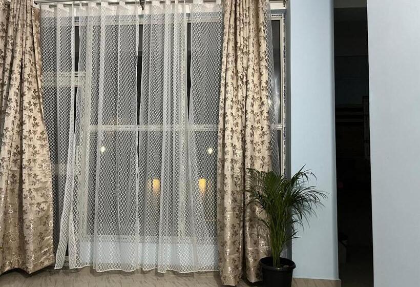 פנסיון Beltola Serenity Homestay