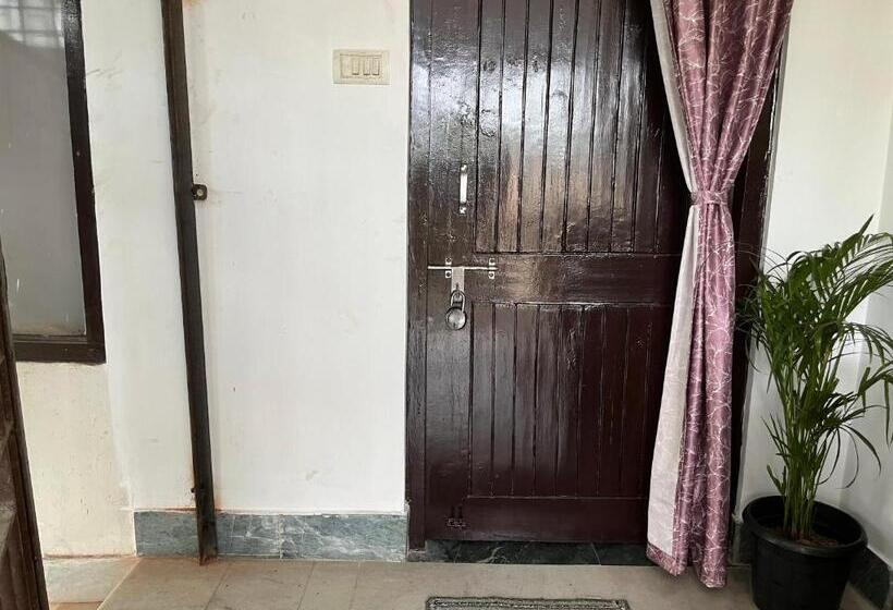 פנסיון Beltola Serenity Homestay