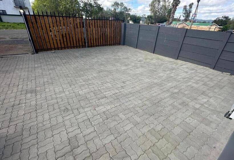 پانسیون Beswick Guesthouse