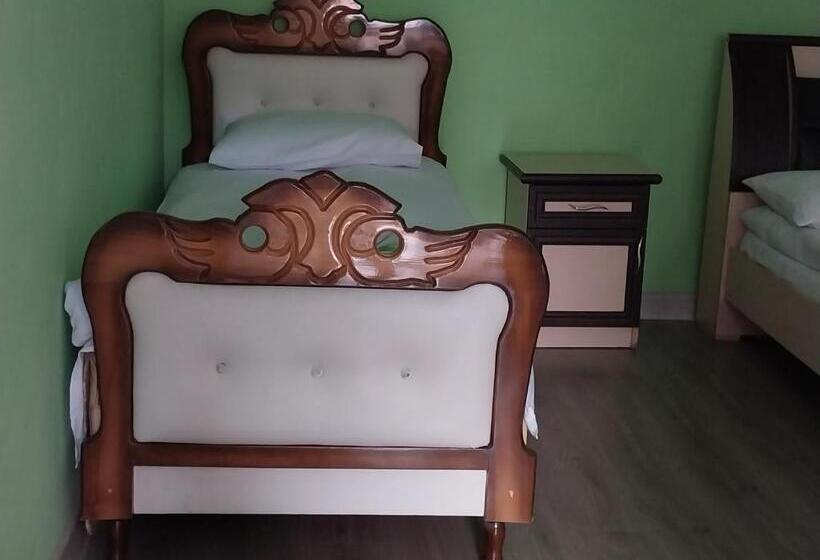 펜션 Chinchin Mansion   With Swimming Pool