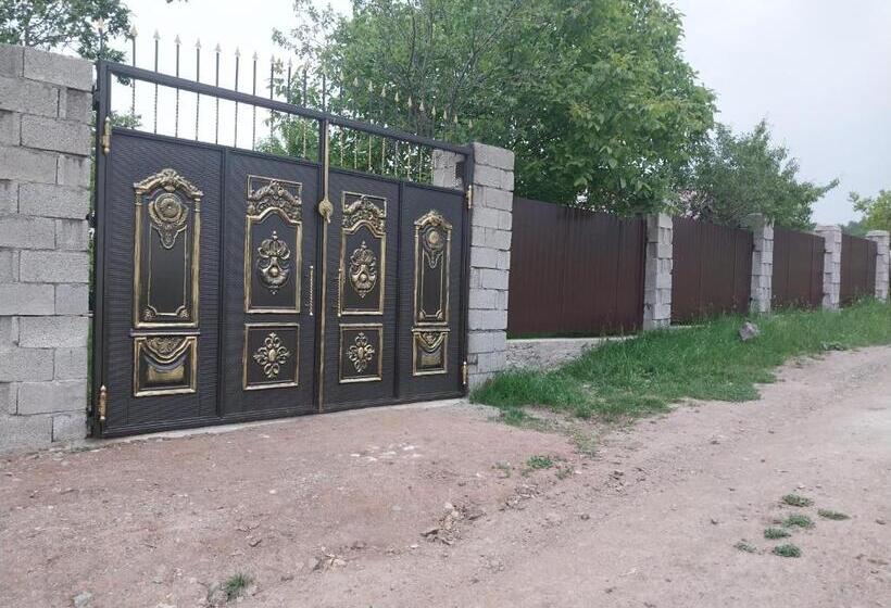 펜션 Chinchin Mansion   With Swimming Pool