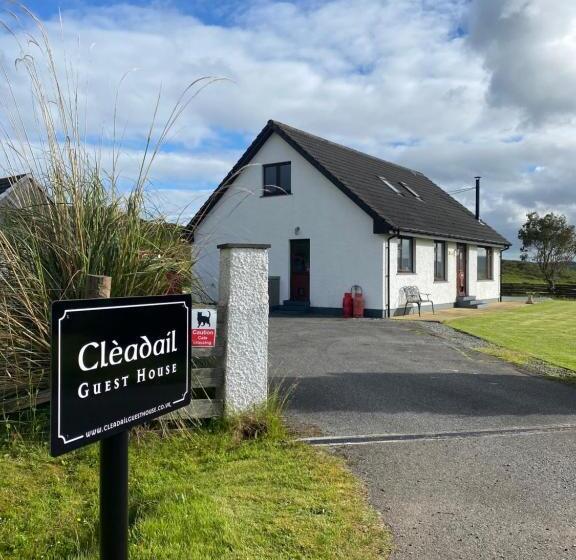 بنسيون Cleadail Guest House