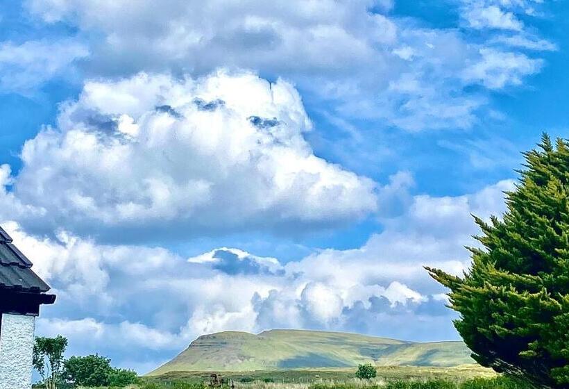 بنسيون Cleadail Guest House