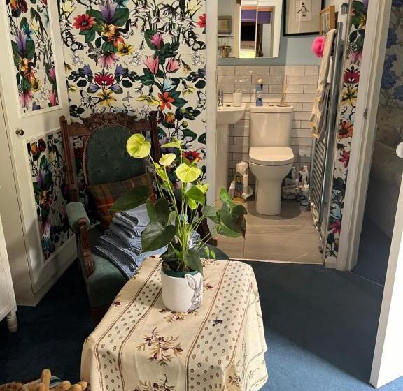 Пансион Cobwebs