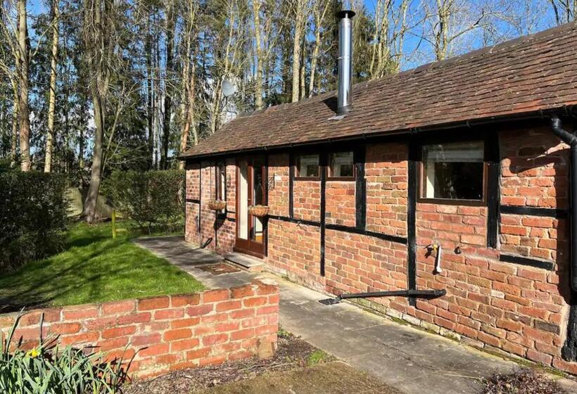 ペンション Cottage In Jacobean Farmhouse Grounds