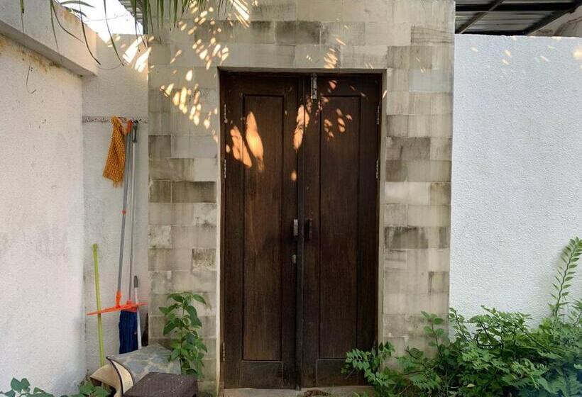 Pensiune Friends Uluwatu Villa