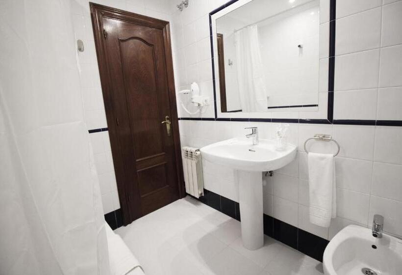 פנסיון Hostería De Adarzo