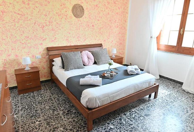 Пансион Izzhome Central Room