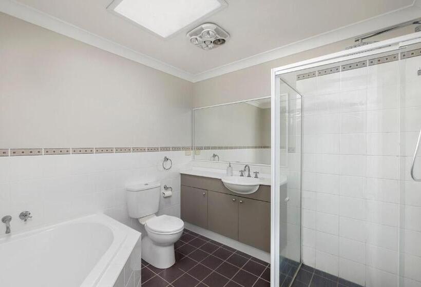 بنسيون Lagoons Retreat