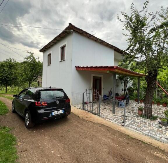 פנסיון Lala House