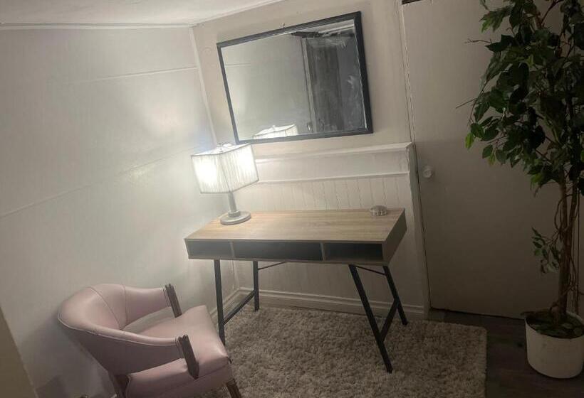 Пансион Oasis Guesthouse